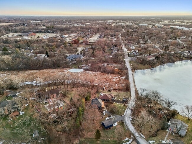 Building Photo - 23460 W N Lakewood Ln