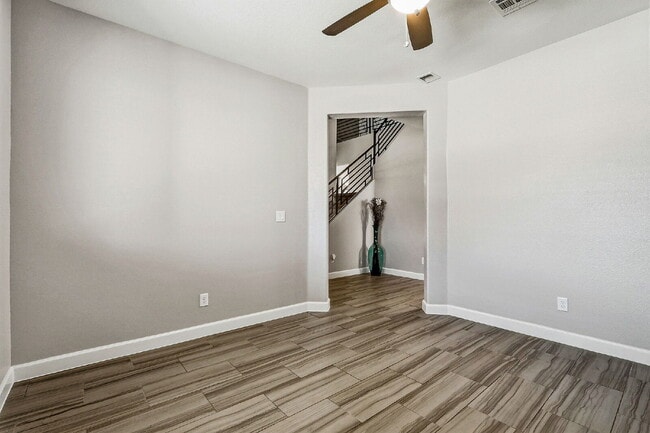 Building Photo - 3 bedroom with flex room available in Horizon City