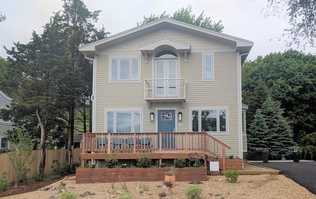 Building Photo - 88 Little Neck Rd