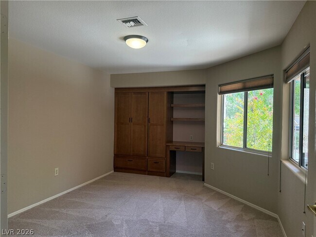 Building Photo - 2425 Showcase Dr