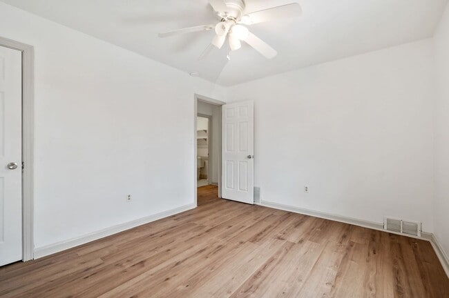 Building Photo - Recently Updated 3 Bedroom Cape Cod Home In Brookline.  Available Immediately.