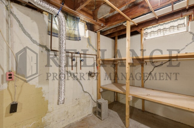 Building Photo - 1415 N Prairie Ln