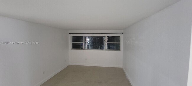 Building Photo - 7320 NW 85th Ct