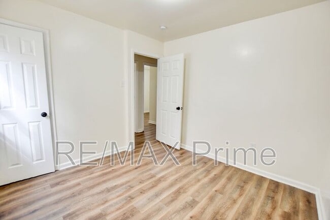 Building Photo - 1923 Bancroft Dr