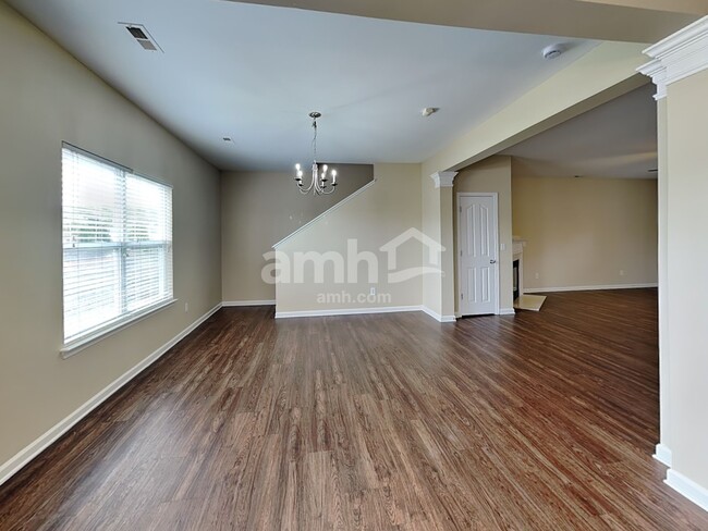 Building Photo - 275 Flanders Dr