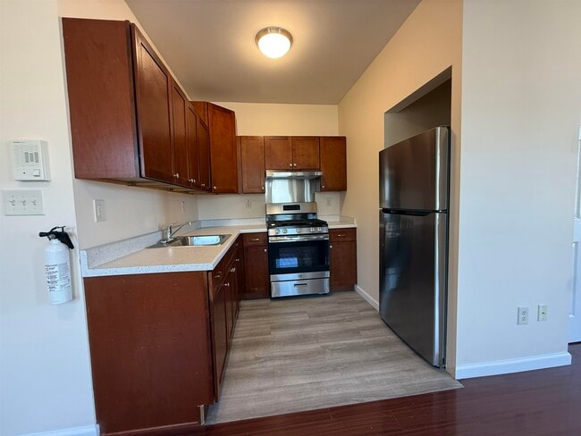 Building Photo - 214 Hamilton Ave