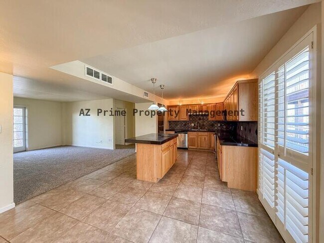 Building Photo - 7402 E Carefree Dr