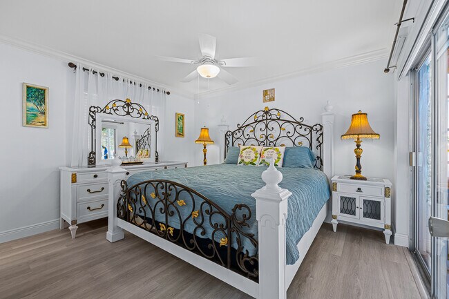 Master Bedroom with en suite bathroom - 1741 NW 39th St