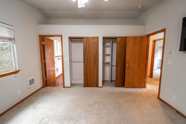 Building Photo - Spacious 3-Bed Home in Hayden Lake with La...