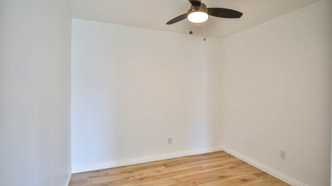 Building Photo - East LA duplex