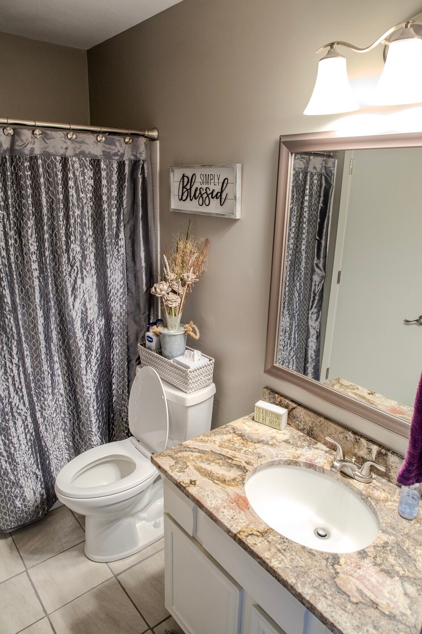 Building Photo - 7589 Zinnia Way