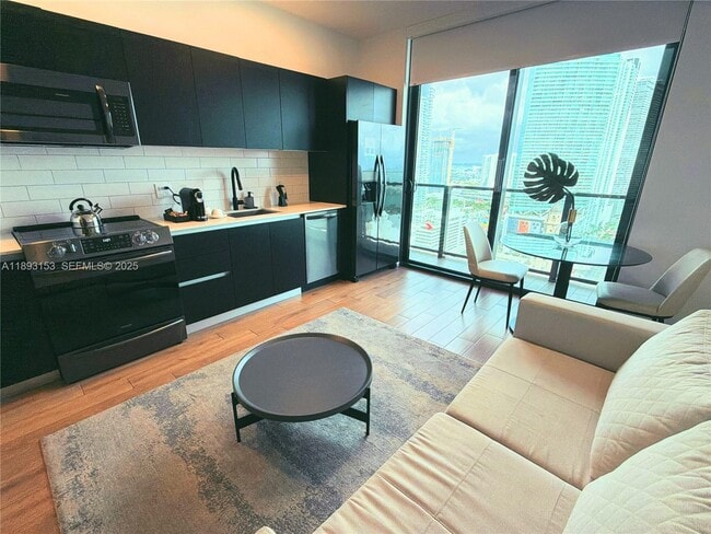 Building Photo - 398 NE 5th St