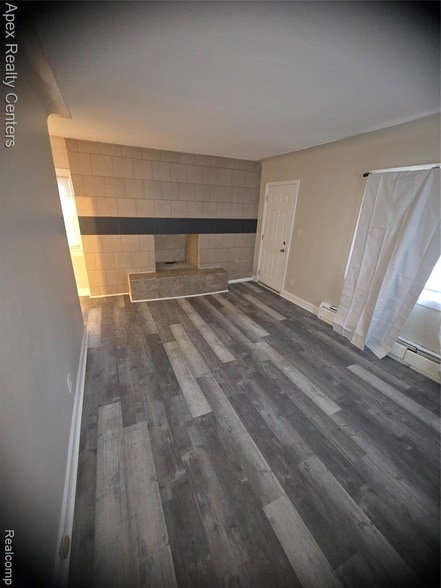 Building Photo - 8656 Nightingale St