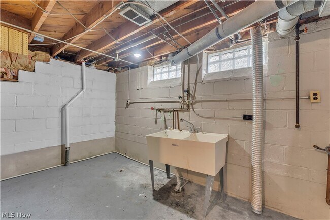 Building Photo - 29210 Green Dr