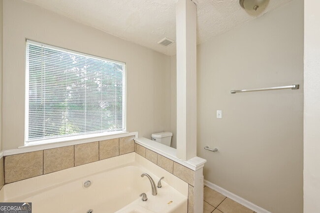 Building Photo - 8756 Ansley Way