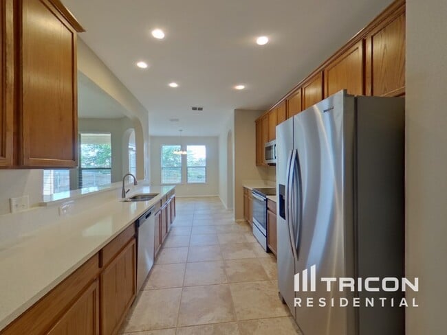 Building Photo - 2989 Lakeview Cir