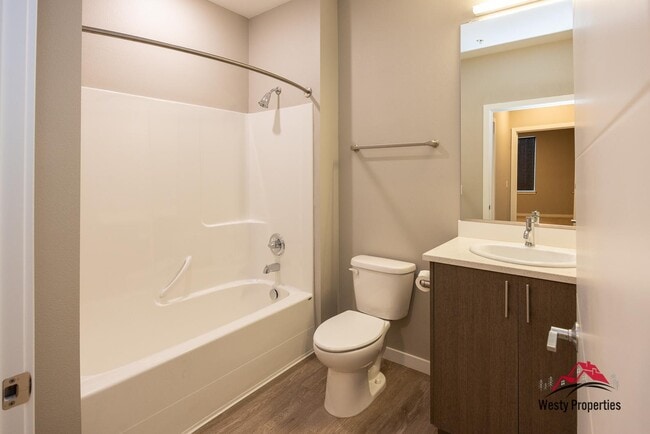 Building Photo - 110 N Blandena St