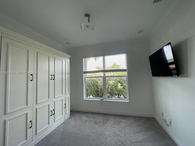Building Photo - 3990 Pelicano Way