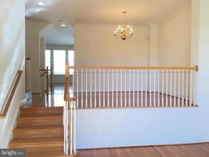 Building Photo - 724 Vestal St