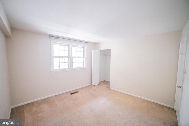 Building Photo - 2300 Naudain St