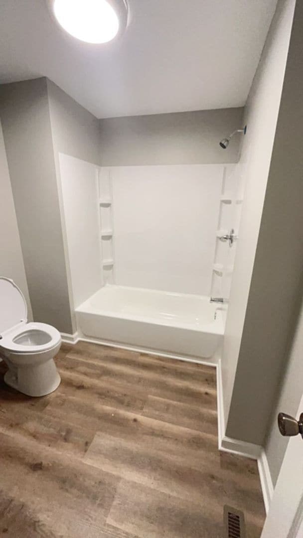 Building Photo - Spacious Newly Renovated 4 Bed 2 Full Bath Home Located Near Downtown!