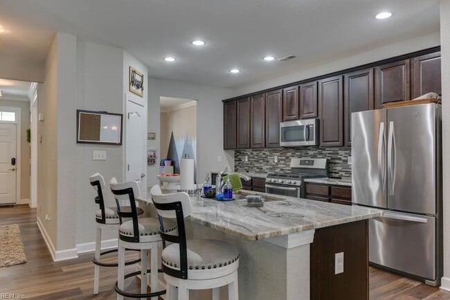 Building Photo - 115 Farrand Dr