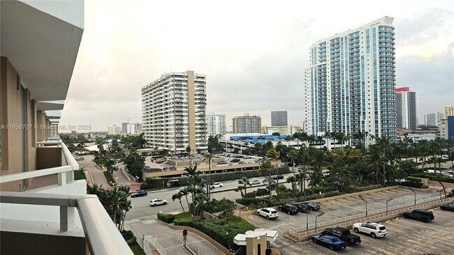 Building Photo - 1980 S Ocean Dr