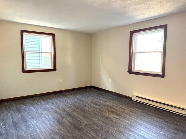 Building Photo - 484 Western Ave