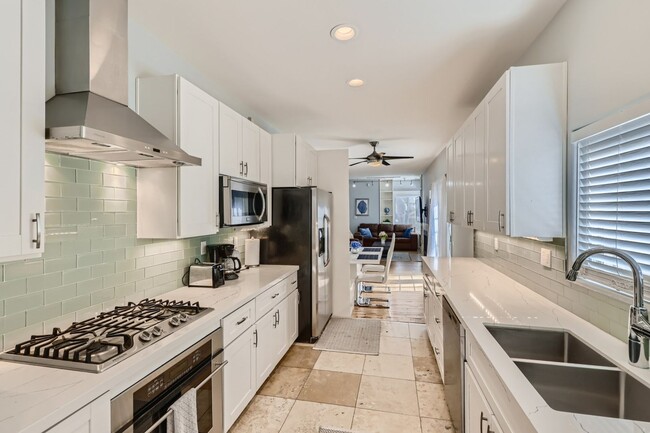 Building Photo - Walk to Morley Field - 3 Bed, 2 Bath + Bon...