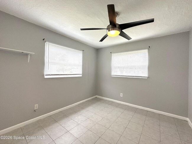 Building Photo - 1082 Madrid Rd