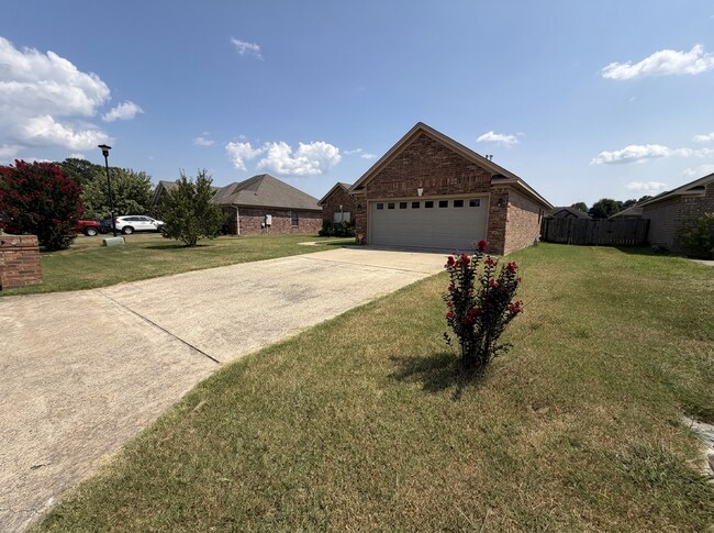 Building Photo - 1417 Puritan Dr