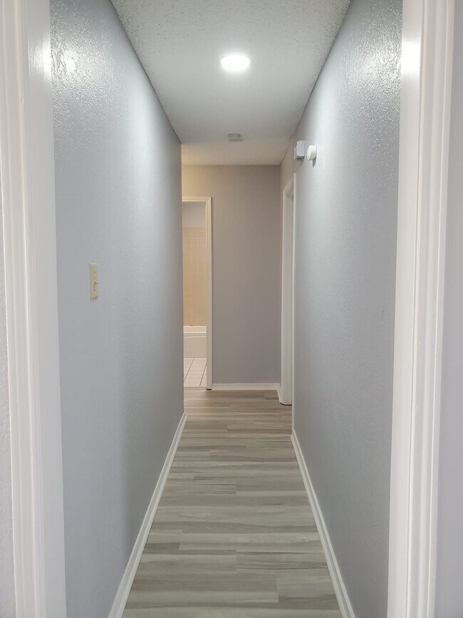 Building Photo - 1005 Packard Dr