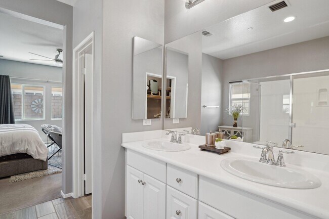 Building Photo - 42912 Gazapo Ct