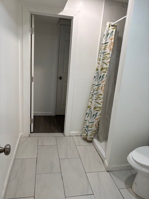 Building Photo - 943 Diven St