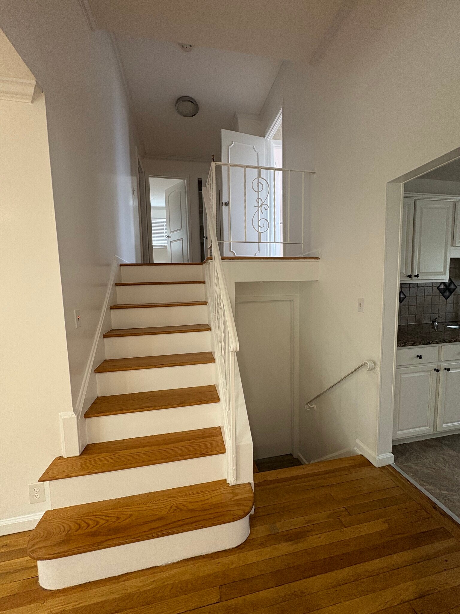 Building Photo - 49 Catalpa St