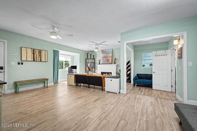 Building Photo - 719 S Shores Rd