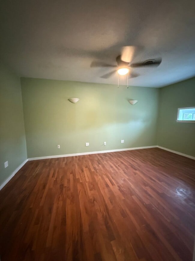 Building Photo - 2 bed/1 bath home in South Oklahoma City