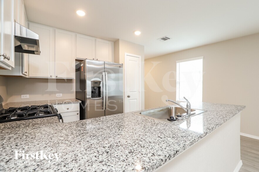 Building Photo - 7275 Plow Run