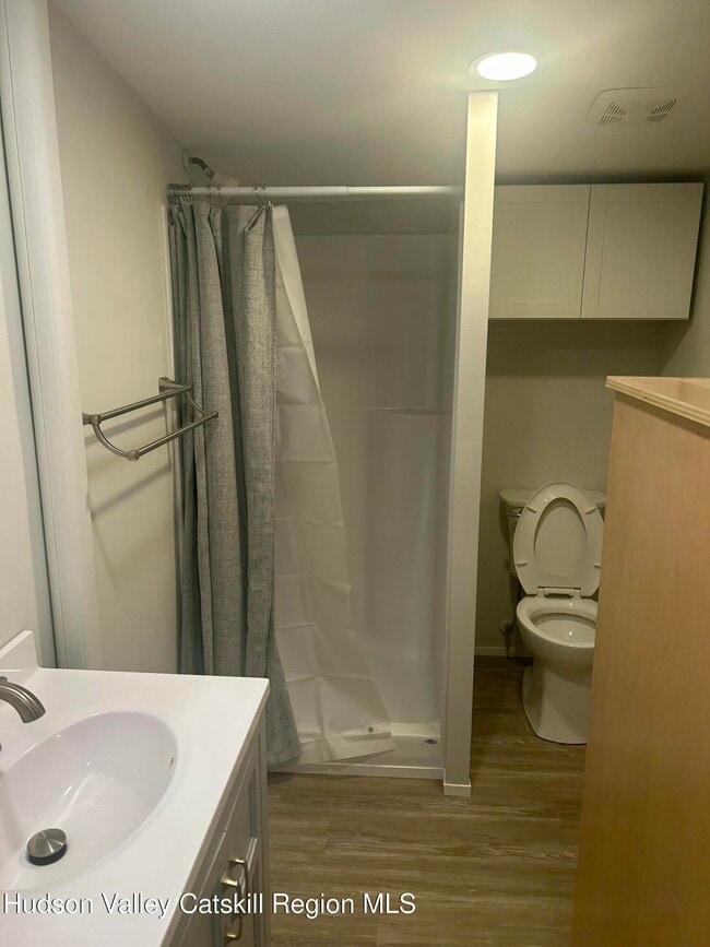 Building Photo - 72 Forest Glen Rd