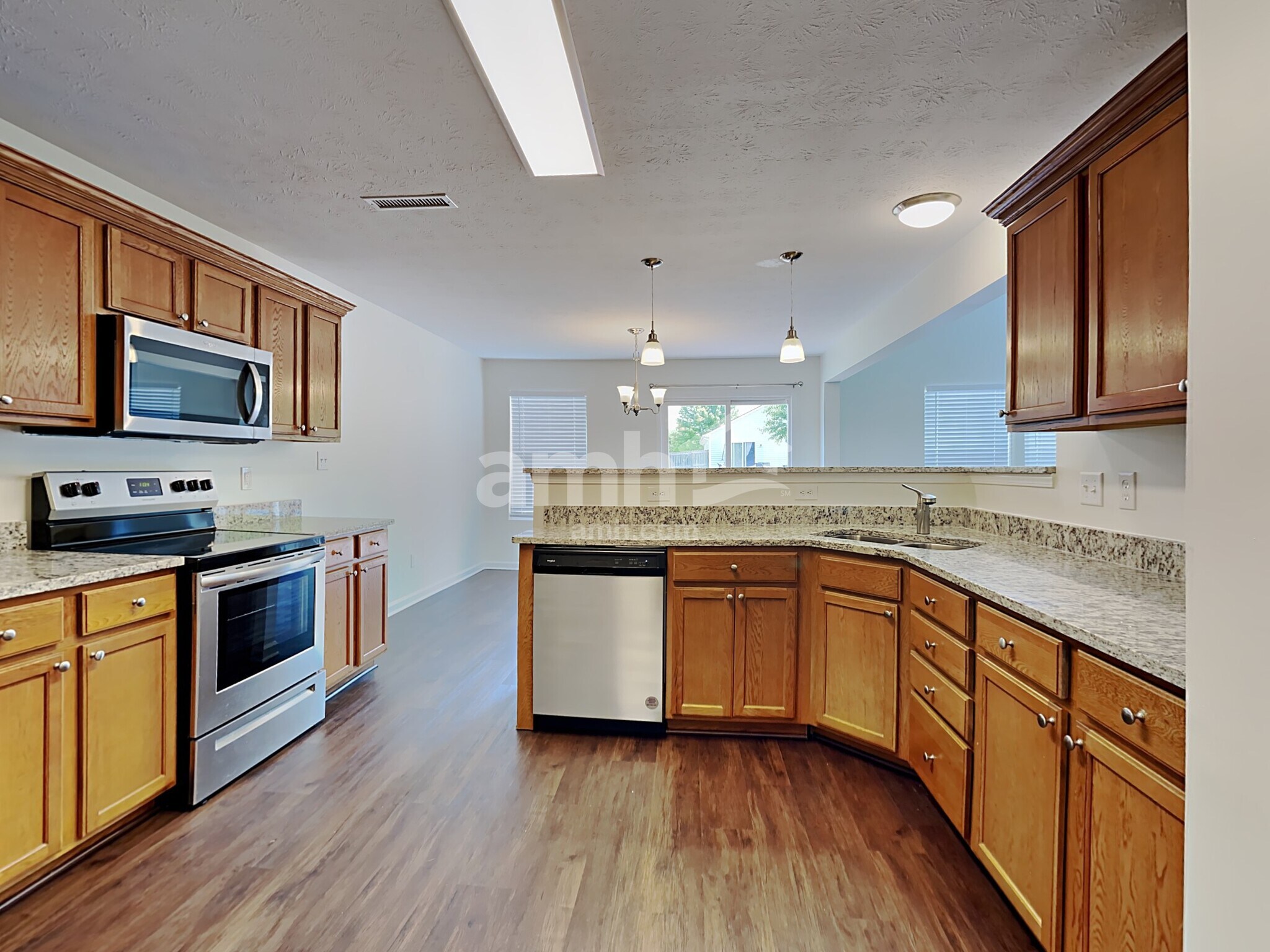 Building Photo - 15518 Farmland Ct