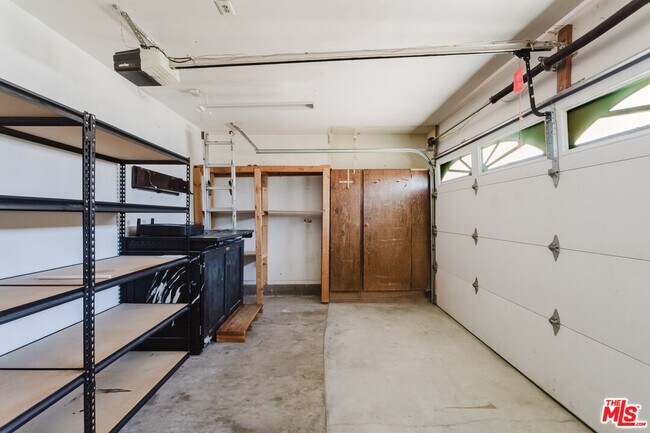 Building Photo - 9047 Riderwood Dr