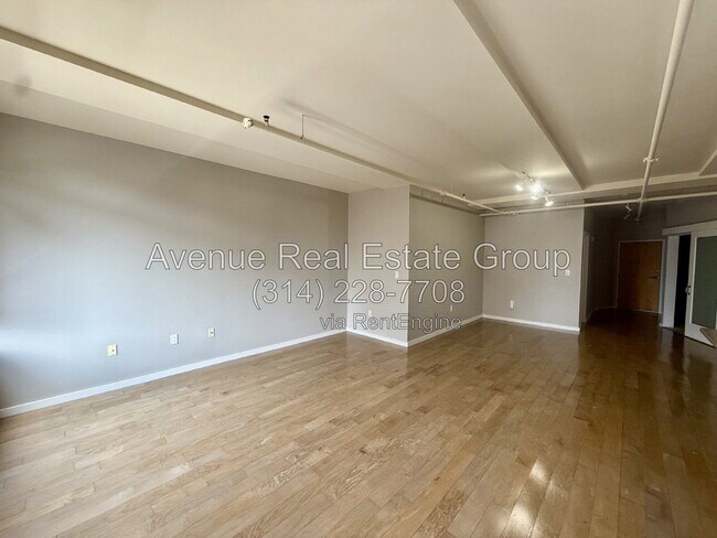Building Photo - 915 Olive St
