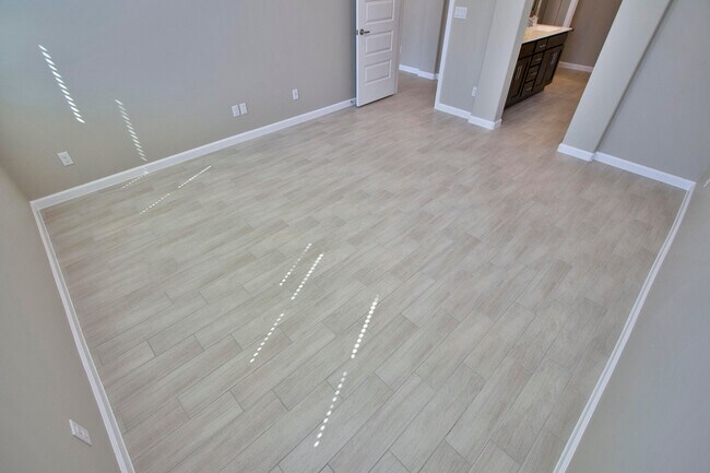 Building Photo - 729 C. Escondida