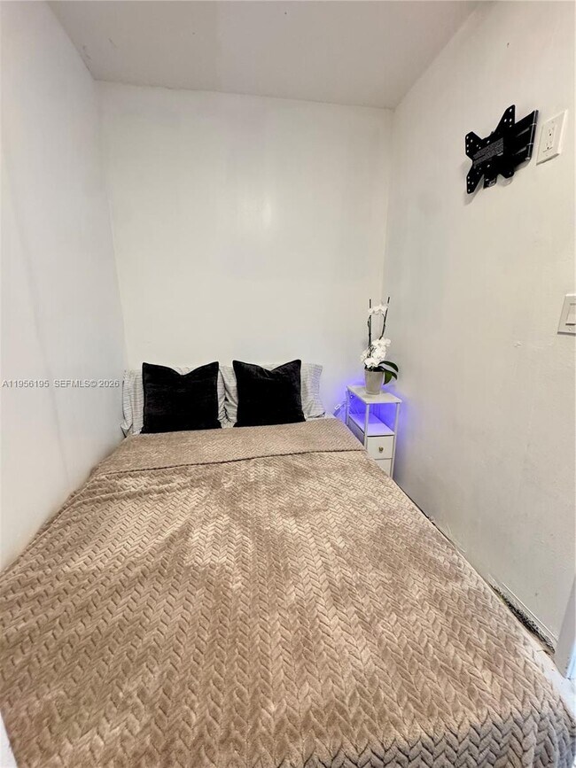 Building Photo - 500 Three Islands Boulevard