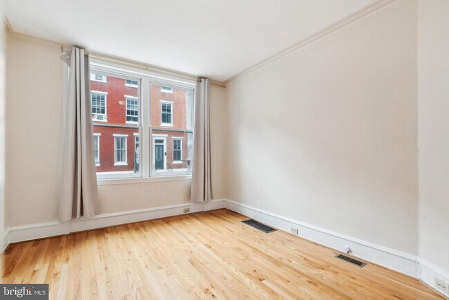 Building Photo - 257 S 21st St