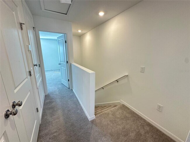 Building Photo - 3030 Skyline Lp