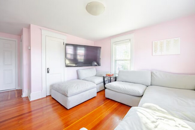 Building Photo - 1019 Berryville Ave