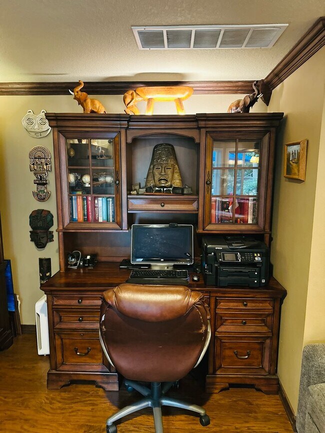 Building Photo - Beautiful Custom Newly Remodeled Home