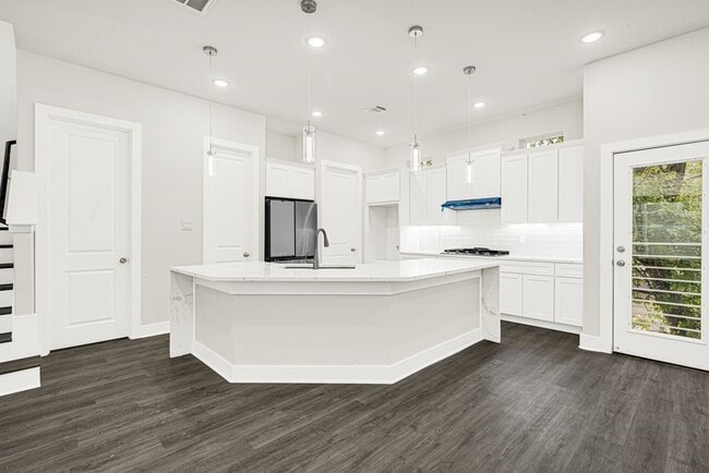 Building Photo - 4013 St Augustine St