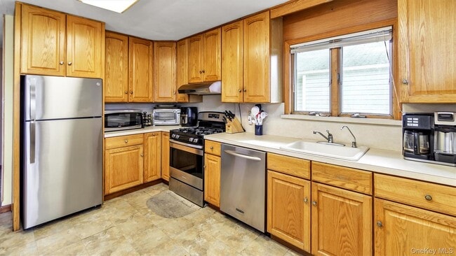 Building Photo - 19 7th St